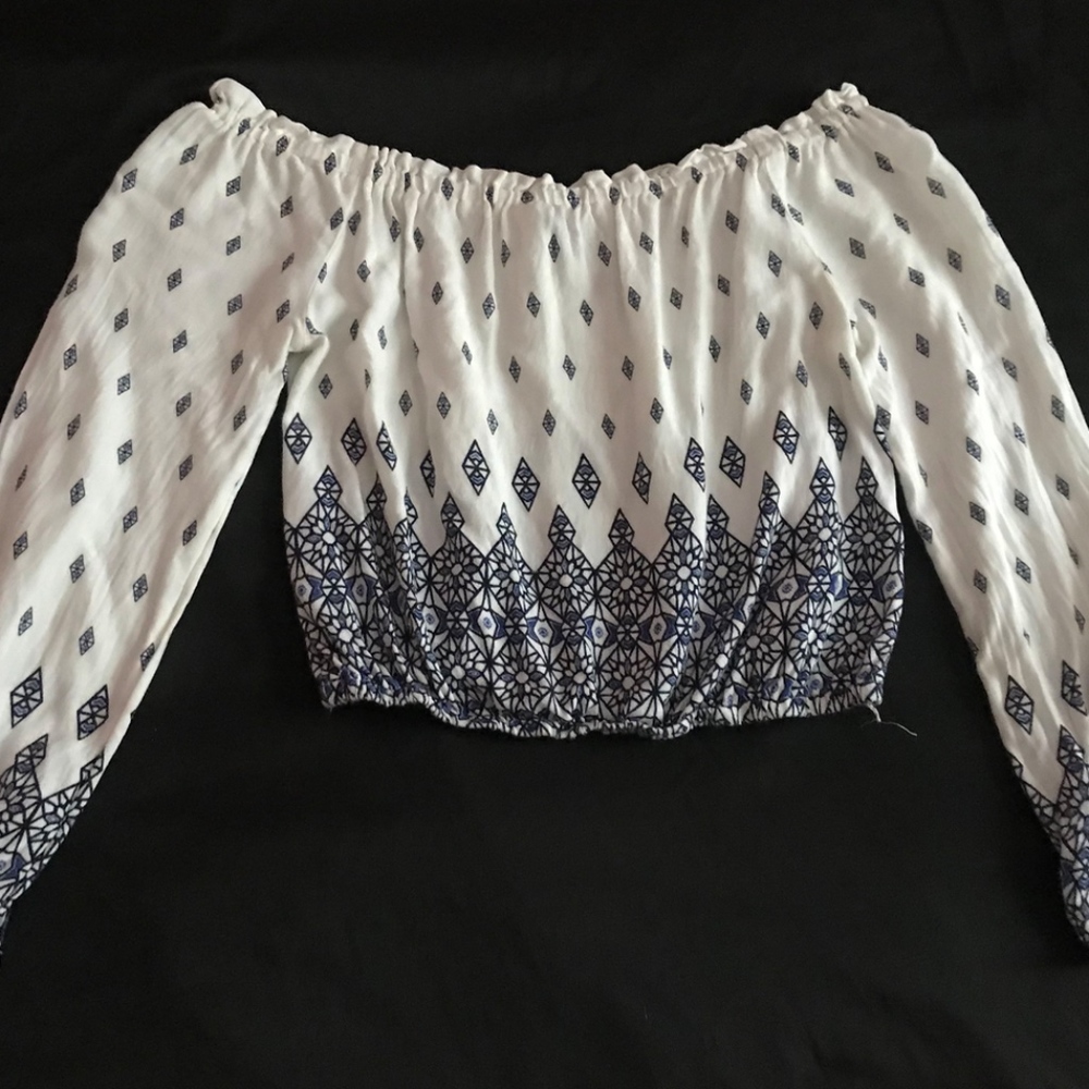 Off the Shoulder Top - Picture 3 of 3